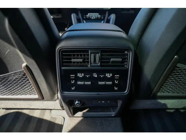 Porsche Cayenne 3.0 E-Hybrid 2024 Hybride Benzine 33