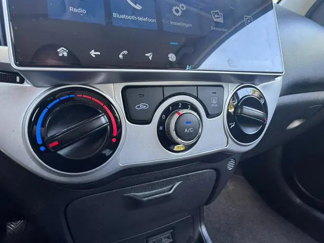 Hyundai i20 1.2i i-Catcher /Airco/Navi/Camera/ 2013 Benzine 14