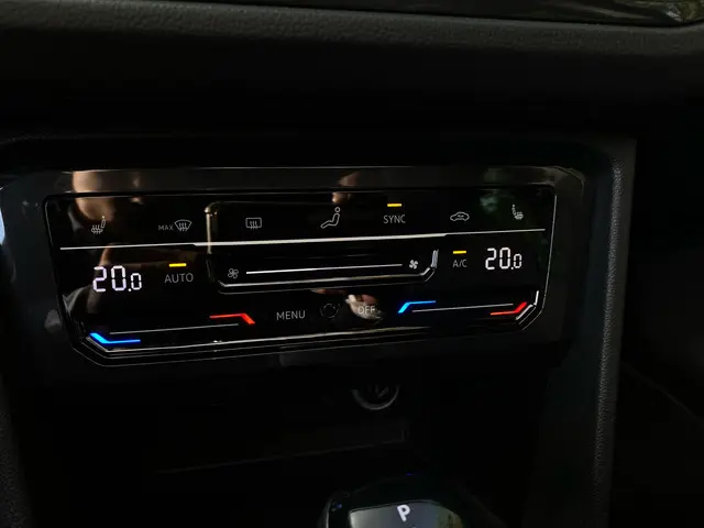 Volkswagen Tiguan R 2.0 TSI 4Motion 2021 Benzine 23