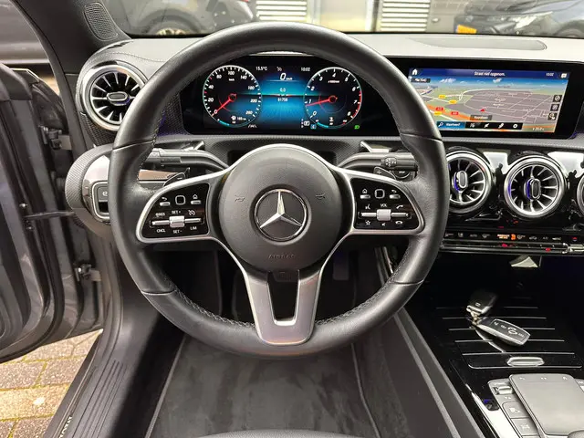 Mercedes-Benz CLA 180 Luxury Line 2022 Benzine 16