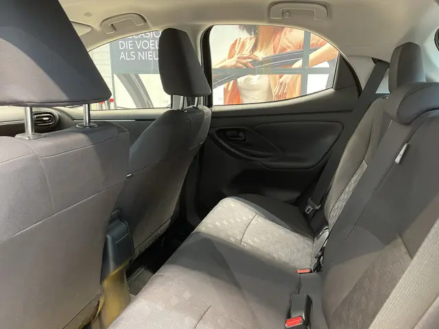 Toyota Yaris 1.5 Hybrid 115 Active 2025 Hybride Benzine 13