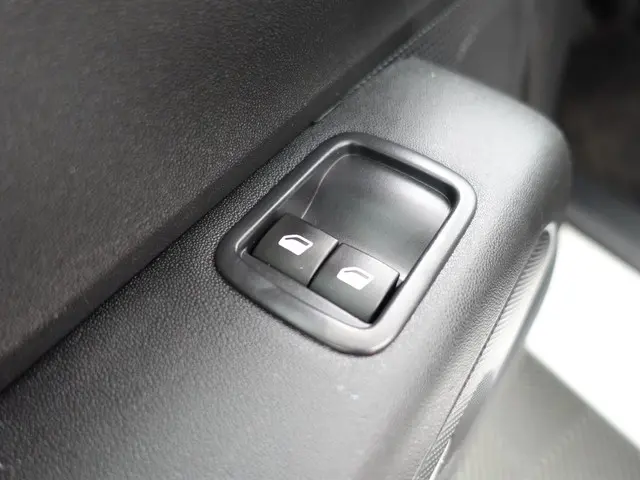 Citroën C3 1.2 PureTech Blackline- 2017 Benzine 18