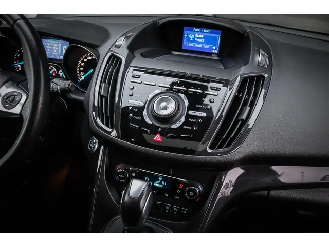 Ford Kuga 1.6 Titanium 4WD 2013 Benzine 5