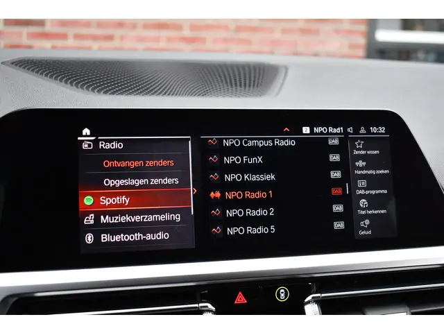 BMW 3 Serie Touring 320i M-Sport 2020 Benzine 26