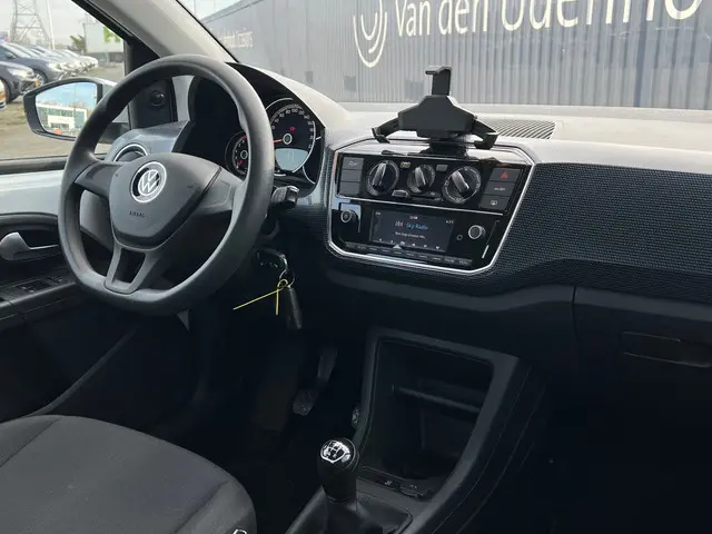 Volkswagen up! 1.0 65pk Airco bluetooth 2024 Benzine 10