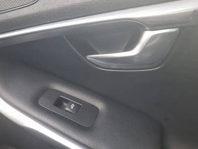 Volvo V40 2.0 D2 R-Design 2017 Diesel 17