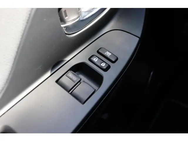 Toyota Yaris 1.5 Hybrid Y20, Navi 2019 Hybride Benzine 24
