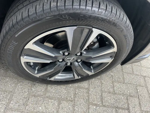 Lexus UX 250h Business Line 2019 Hybride Benzine 4