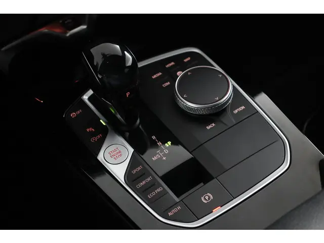 BMW 1 Serie 118i Executive Edition 2021 Benzine 50