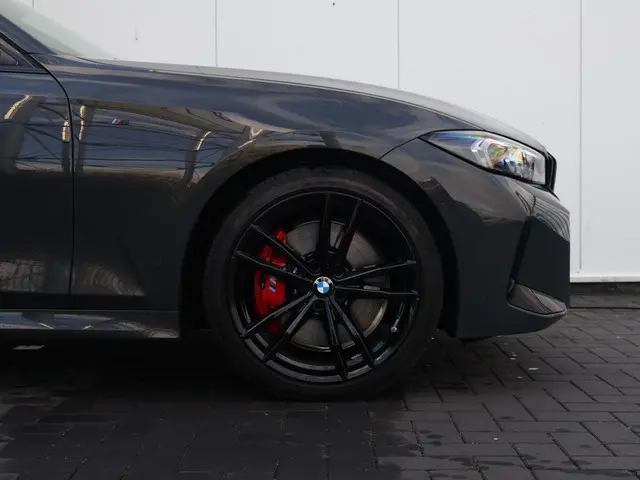 BMW 3 Serie Touring 320e 2024 Hybride Benzine 7