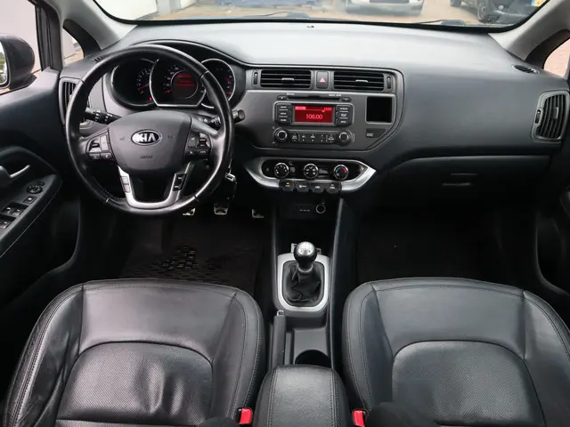 Kia Rio 1.2 CVVT World Cup Edition 2014 Benzine 6