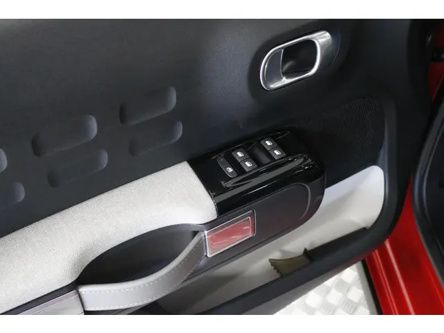 Citroën C3 1.2 PureTech Shine 82 PK. 2018 Benzine 14