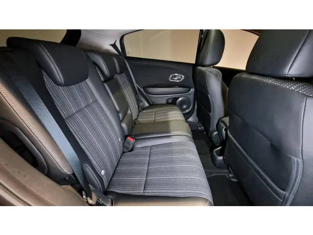 Honda HR-V 1.5 i-VTEC Executive 2017 Benzine 4