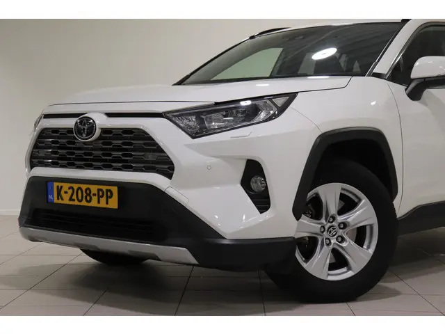 Toyota RAV4 2.0 VVT-iE Active Limited, 2020 Benzine 16
