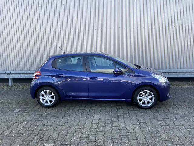 Peugeot 208 1.2 VTi Active 2013 Benzine 10