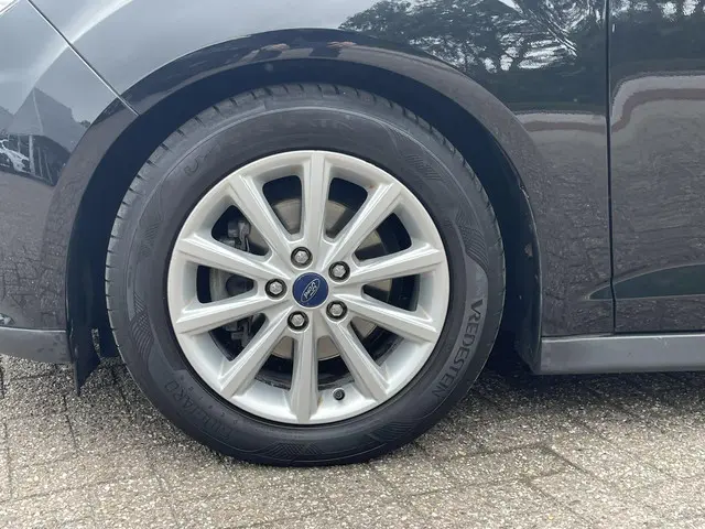 Ford C-MAX 1.0 Ecoboost Titanium 125pk 2015 Benzine 7