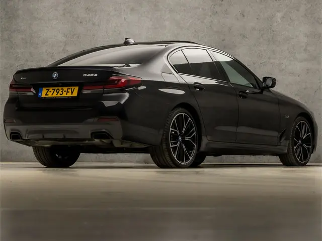 BMW 5 Serie 545e xDrive M Sport 2023 Hybride Benzine 5