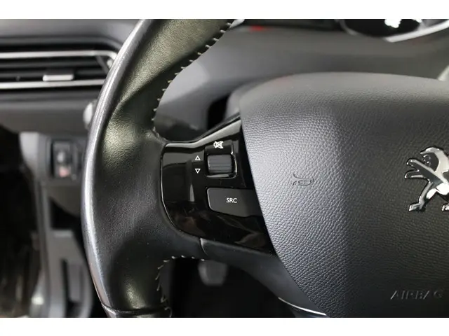 Peugeot 308 1.2 PureTech Blue Lease 110 PK. 2015 Benzine 18