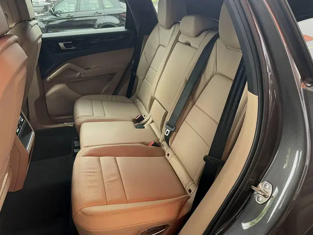 Porsche Cayenne 3.0 E-Hybrid 2021 Hybride Benzine 7