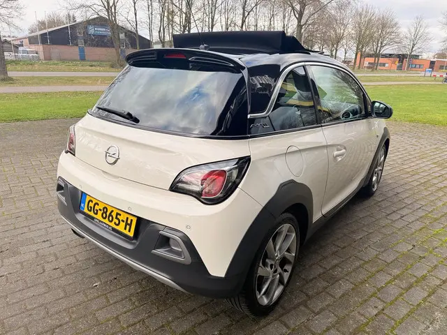 Opel ADAM 1.0 Turbo Rocks 2015 Benzine 13