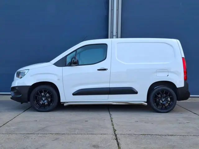Opel Combo 1.5D L1H1 Edition 2022 Diesel 2