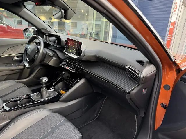 Peugeot 2008 1.2 Turbo 130 PK GT-Line 2020 Benzine 14