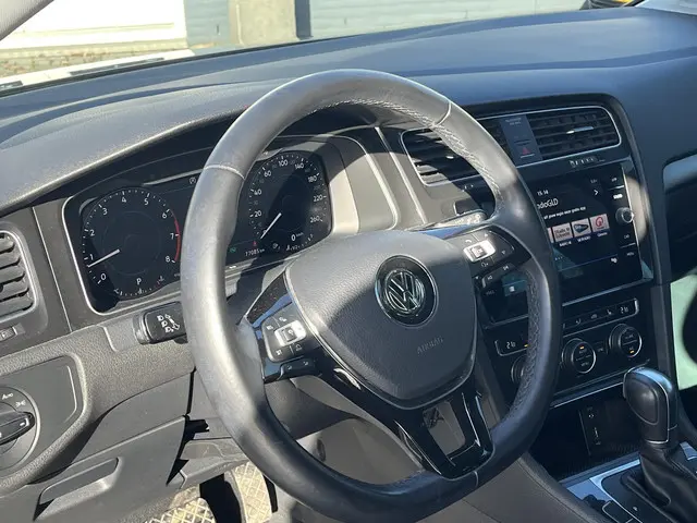 Volkswagen Golf 1.4 TSi DSG Highline 2017 Benzine 22