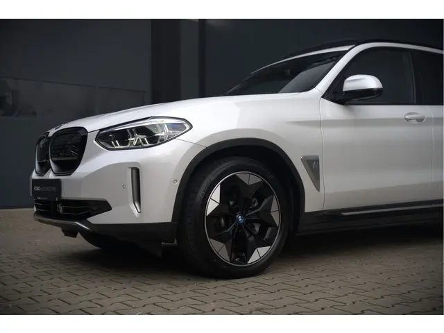 BMW iX3 High Executive 80 kWh 2021 Elektrisch 15