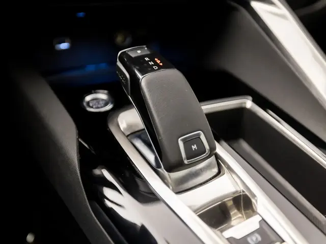 Peugeot 5008 1.2 PureTech Sport 7 Persoons 2020 Benzine 12