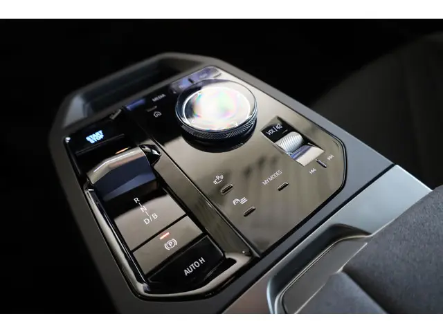 BMW iX xDrive45 2025 Elektrisch 23