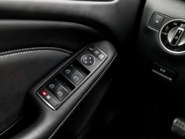 Mercedes-Benz B-Klasse 180 Ambition Sport 2013 Benzine 22