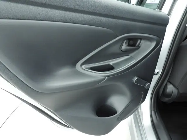 Toyota Yaris 1.5 Hybrid Active 2022 Hybride Benzine 17