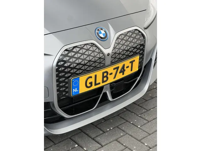 BMW i4 eDrive35 70 kWh 2024 Elektrisch 12