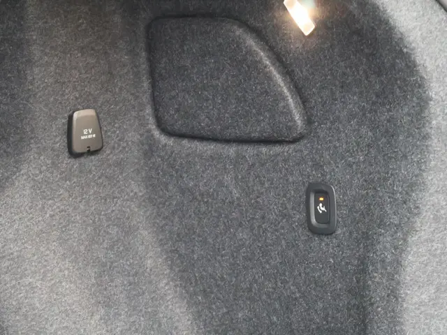 Volvo XC40 2.0 B4 Plus Dark 2024 Benzine 19