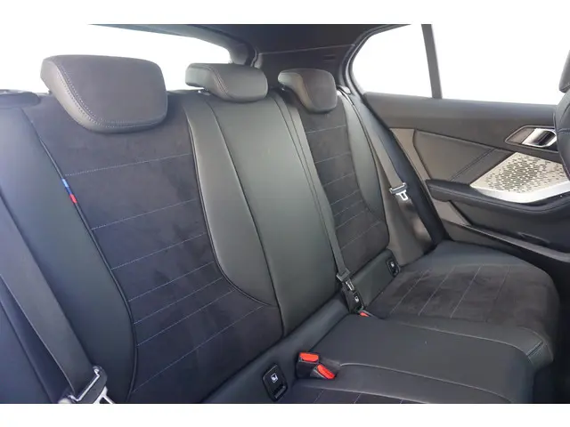 BMW 1 Serie 120 2024 Benzine 9