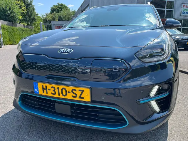 Kia e-Niro ExecutiveLine 64 kWh 3- Fase 2020 Elektrisch 8