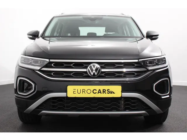Volkswagen T-Roc 1.5 TSI 150pk DSG Style 2023 Benzine 4