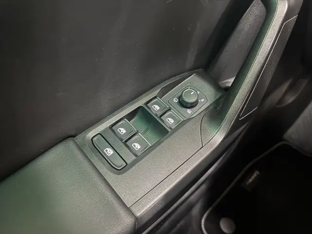 SEAT Leon 1.4 TSI eHybrid PHEV FR 2022 Hybride Benzine 19