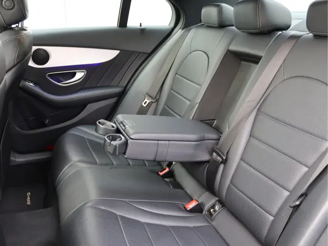 Mercedes-Benz C-Klasse 180 AMG-line 2019 Benzine 26