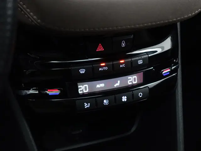 Peugeot 2008 1.2 PureTech Féline- 2016 Benzine 13