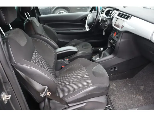 Citroën DS3 1.4 e-HDi Chic 2012 Diesel 11