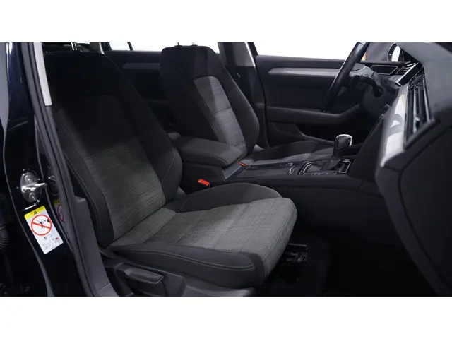 Volkswagen Passat Variant 1.5 TSI Business 2022 Benzine 44