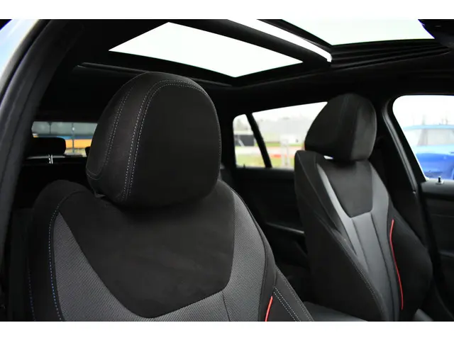 BMW 3 Serie Touring 330e M-Sport 2025 Hybride Benzine 68