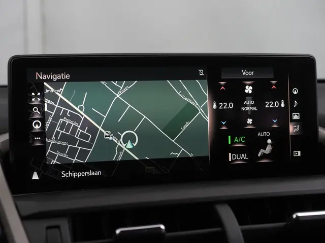 Lexus NX 300h AWD President Line 2018 Hybride Benzine 40