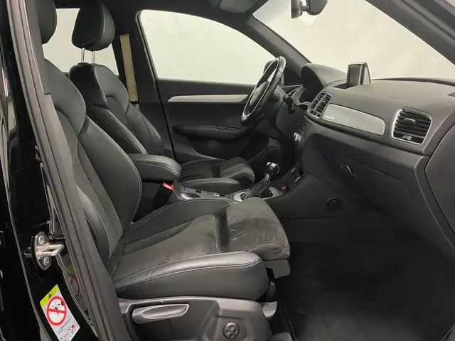 Audi Q3 2.0 TFSI quattro Sport Pro Line S 2015 Benzine 38