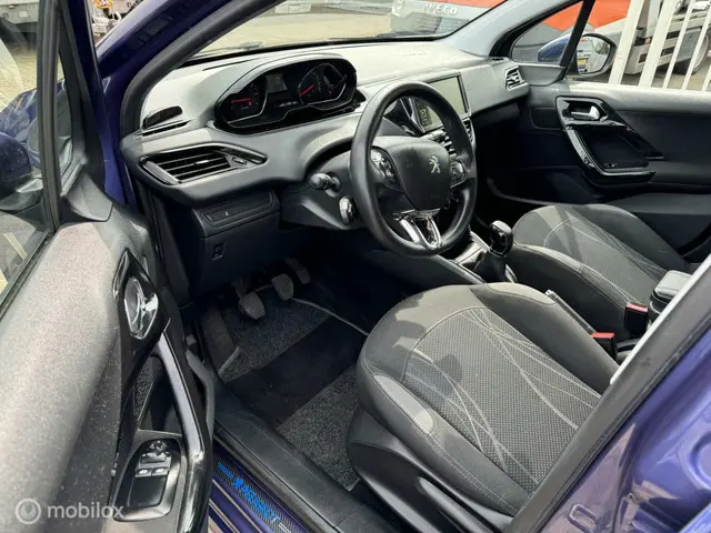 Peugeot 208 1.0 VTi Active 2013 Benzine 11