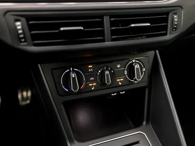 Volkswagen Taigo 1.0 TSI R-Line Sport 2023 Benzine 28