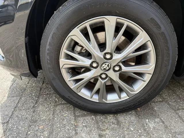 Toyota Yaris 1.5 Hybrid Energy Plus 2018 Hybride Benzine 29