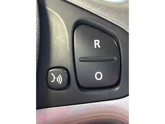 Renault Clio Your Classic Car SOLD. 2016 Benzine 15