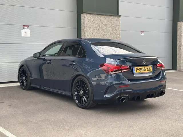 Mercedes-Benz A-Klasse Business AMG 2022 Benzine 10